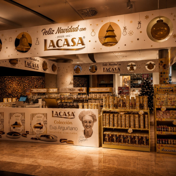 corazones tres chocolates stand