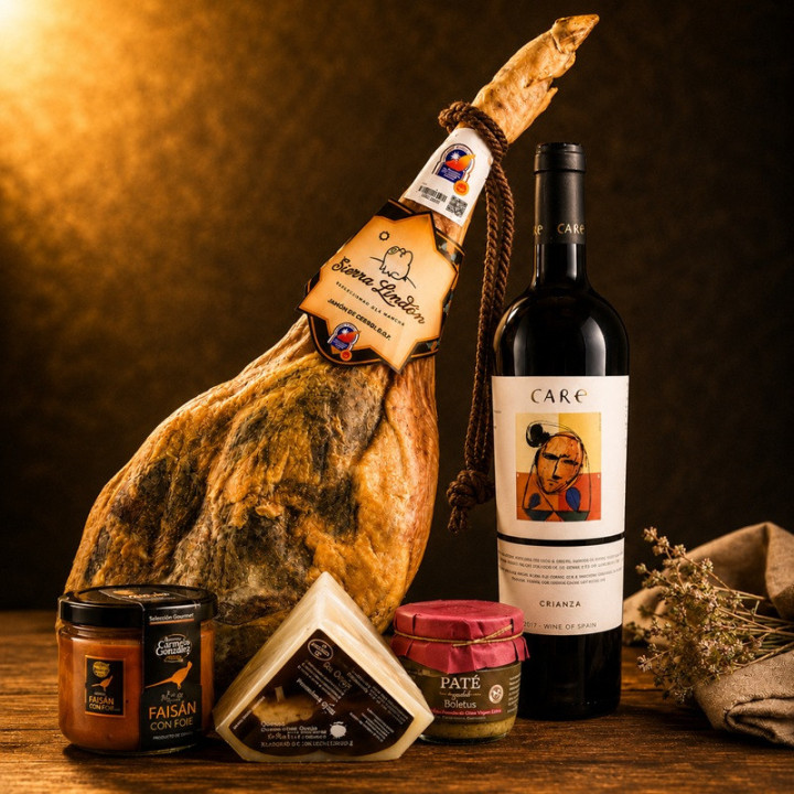 Lote gourmet con Jamón de Teruel, vino, queso y paté hover